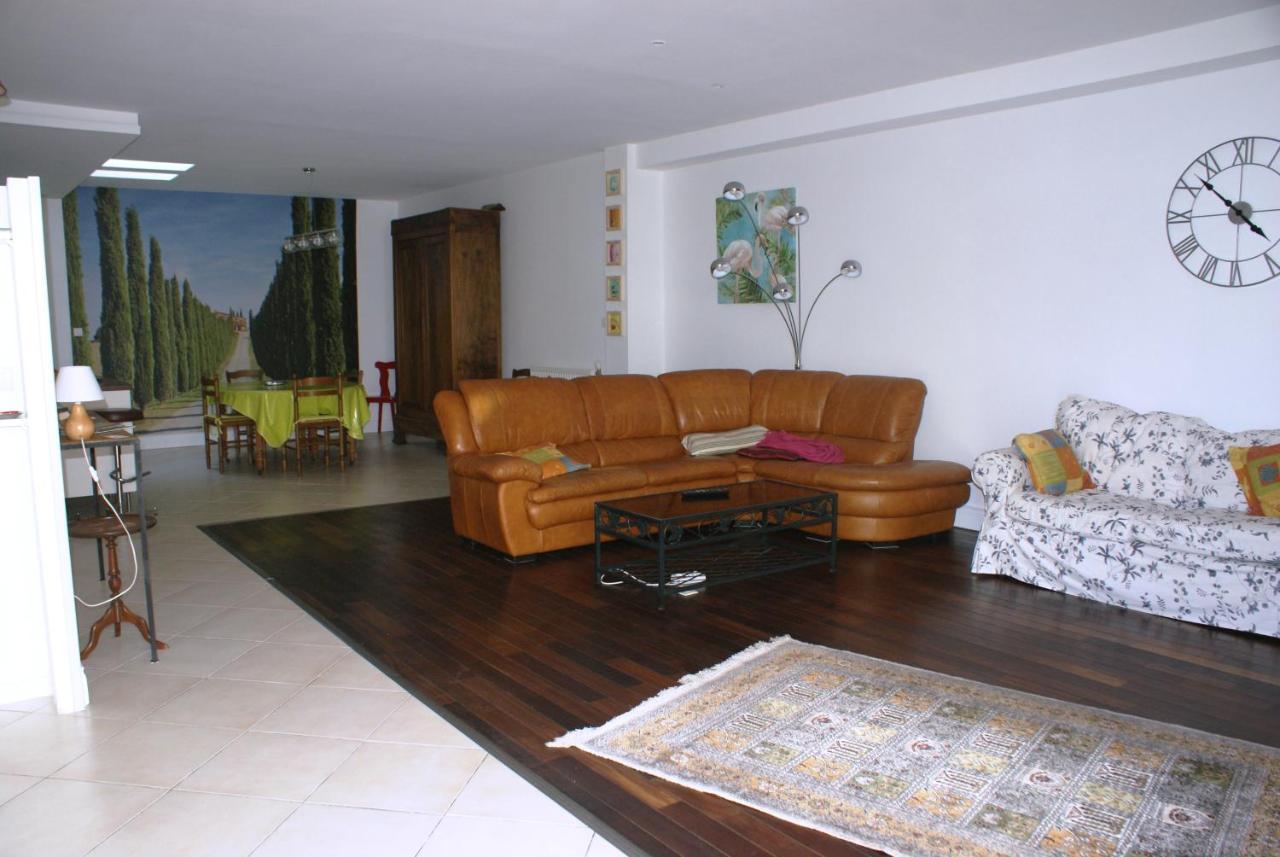 Spacieuse Maison De Village Climatisee Avec Jardin Patio Bessan Exterior photo
